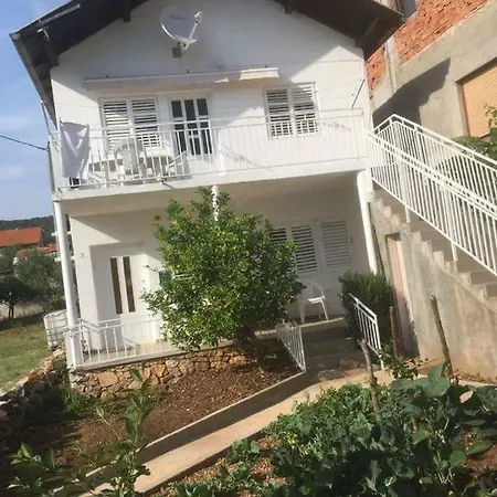 Ivana Apartment *